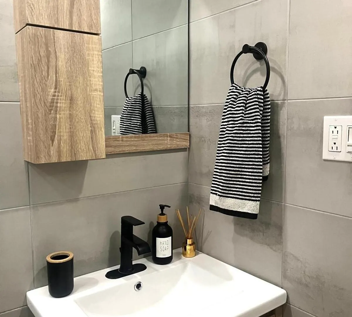 Walking Beach Distance Studio In Miramar San Juan Apartment
